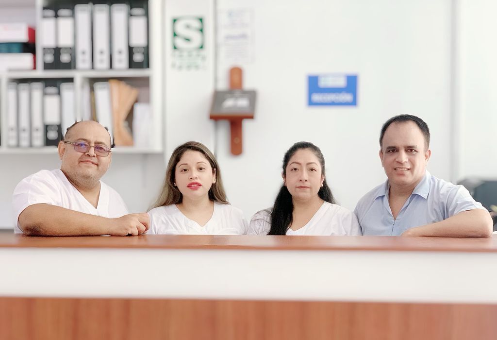 Equipo centro médico ETSALUD